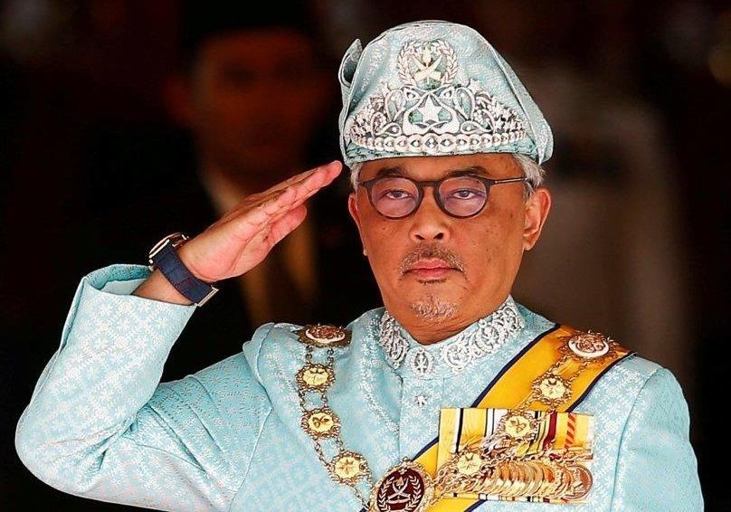 Vua moi cua Malaysia thich polo, bong da hinh anh