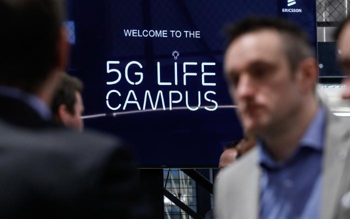 Tinh bao Anh coi nhe canh bao cua My ve Huawei voi mang 5G hinh anh