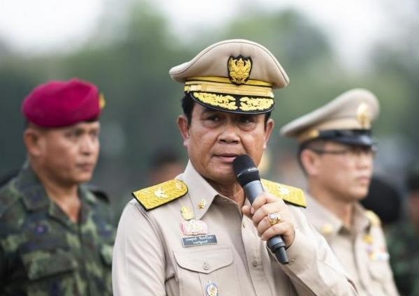 Tuong tung dao chinh o Thai phat hanh ca khuc ve dan chu truoc bau cu hinh anh