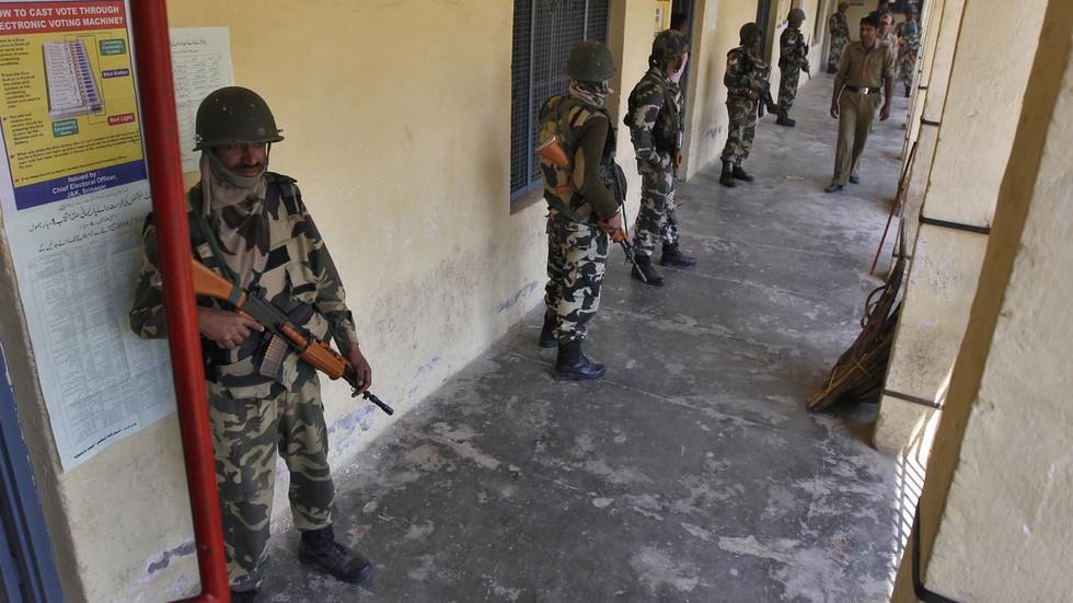 Xung dot no ra o Kashmir sau vu 3 si quan An Do bi thuong vi luu dan hinh anh