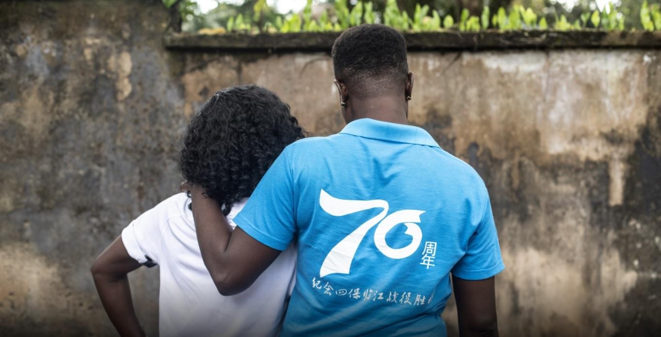 gai mai dam o Duc anh 3