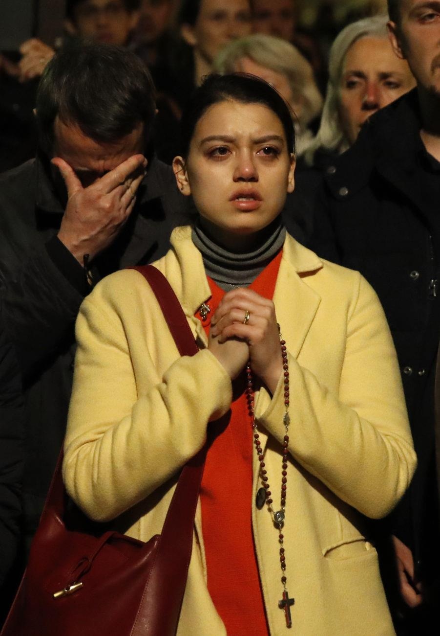 chay Nha tho Duc ba Paris anh 13