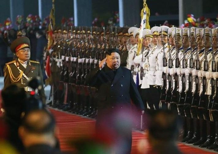 Ong Kim len tau boc thep de toi Nga cho thuong dinh voi TT Putin hinh anh