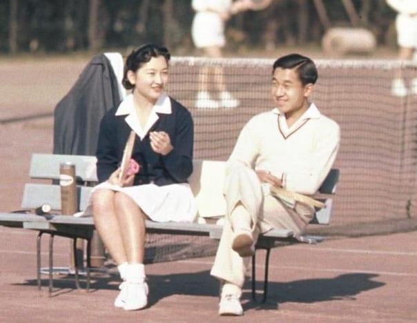 Chuyen tinh the ky cua Nhat hoang Akihito va Hoang hau Michiko hinh anh