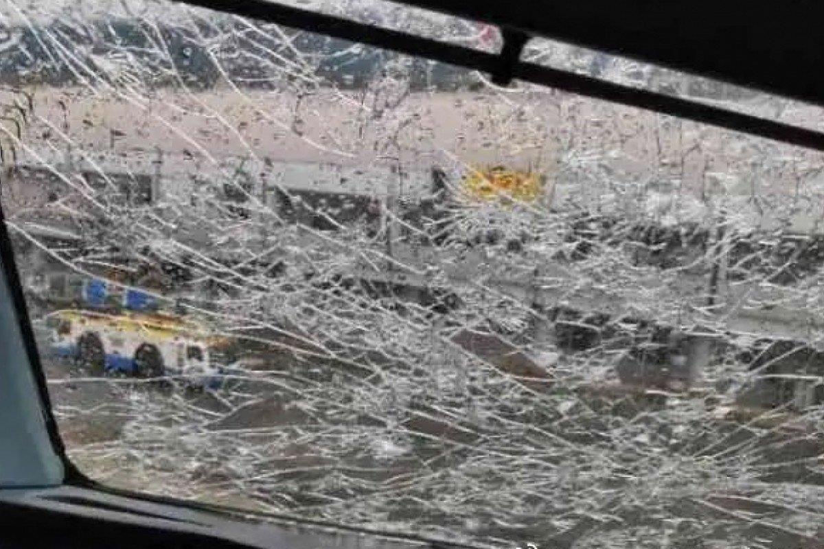 máy bay Trung Quốc gặp mưa đá ảnh 1 may bay Trung Quoc gap mua da anh 1