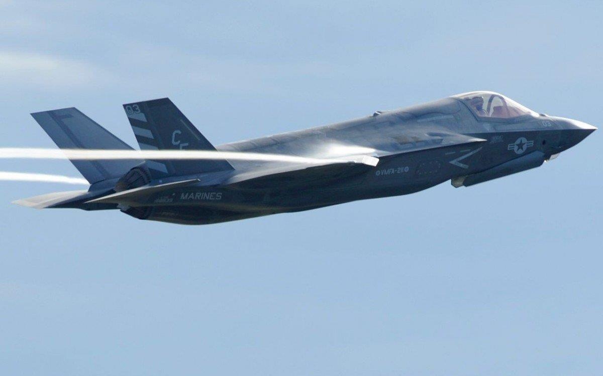 Kha nang chay dua vu trang khi Nhat Ban mua F-35 Lightning tu My hinh anh