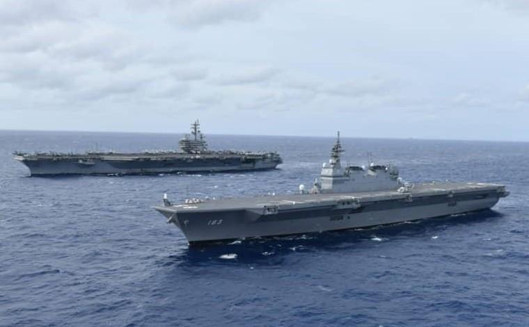 Tau chien lon nhat Nhat Ban tap tran voi tau san bay My o Bien Dong hinh anh