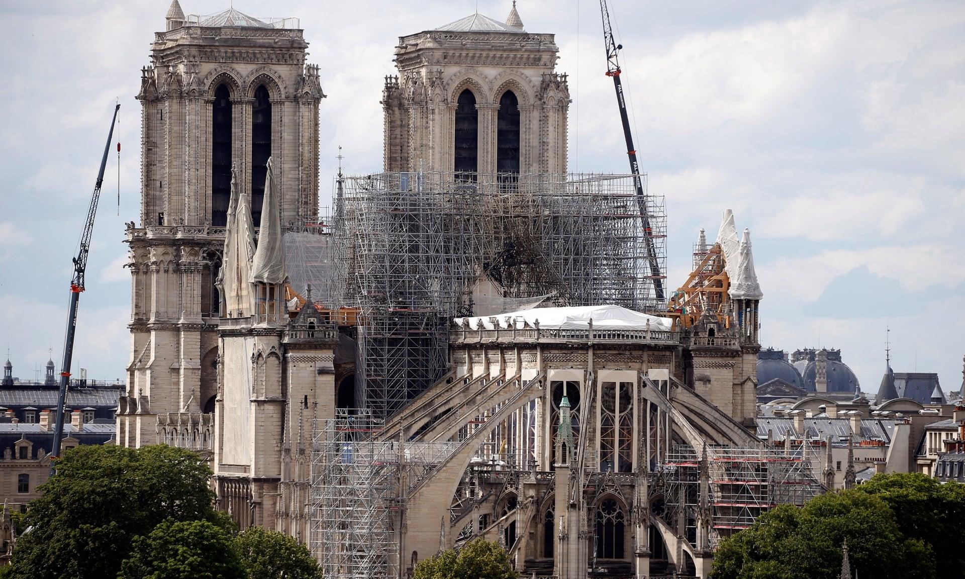 Nha tho Duc Ba Paris tien hanh thanh le dau tien sau hoa hoan hinh anh