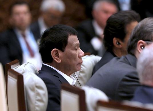 Bo truong Philippines hop ve tau ca bi dam nhung khong co TT Duterte hinh anh