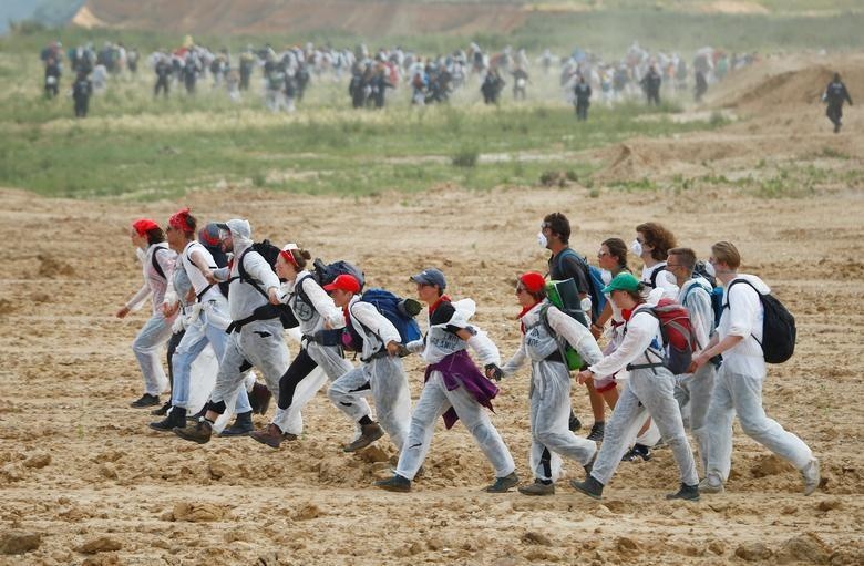 bieu tinh o mo than Duc anh 11