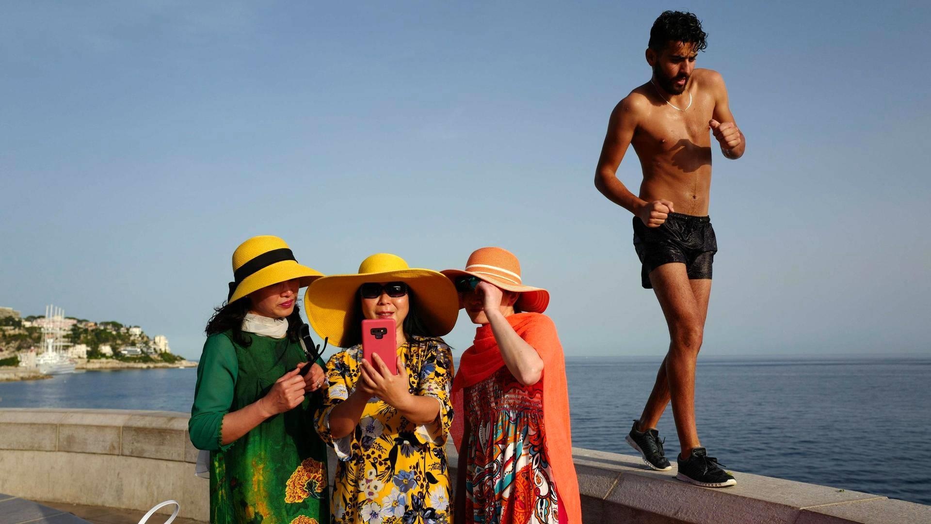 Nang nong ky luc thieu dot chau Au, canh bao song nhiet nguy hiem hinh anh