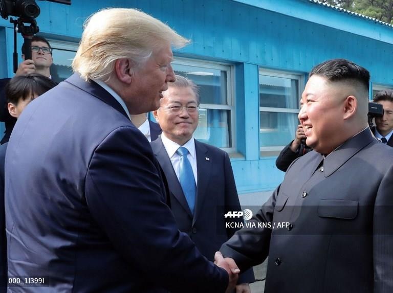 Trump gap Kim Jong Un o DMZ anh 11