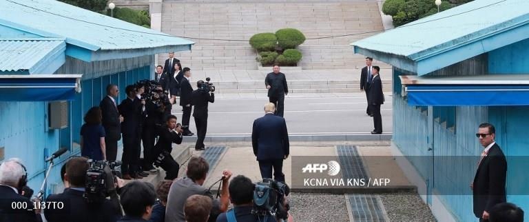 Trump gap Kim Jong Un o DMZ anh 8