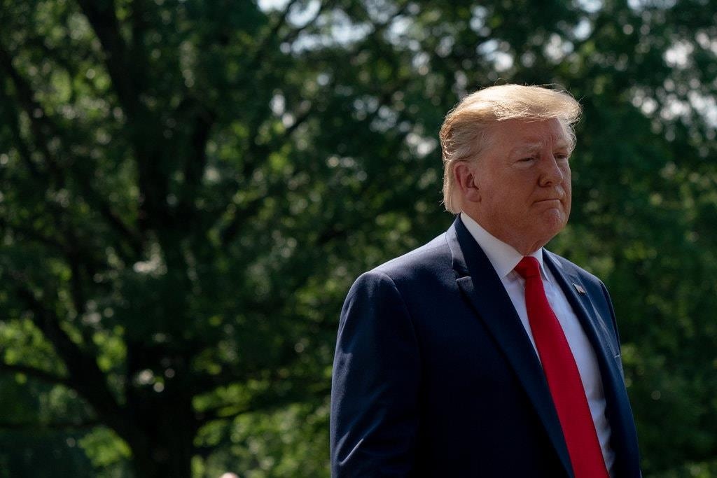 Hon hai nam tai vi, TT Trump tiep tuc chia mui dui vao ong Obama hinh anh