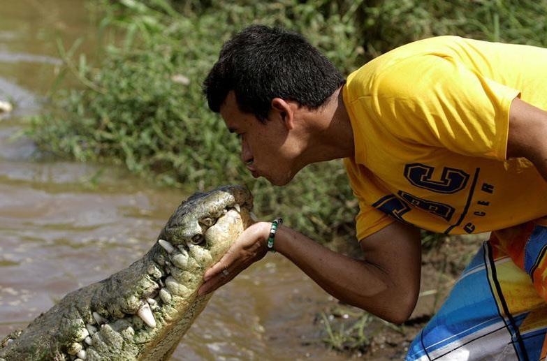 Nu hon ca sau va sung chong drone vao top anh tuan hinh anh
