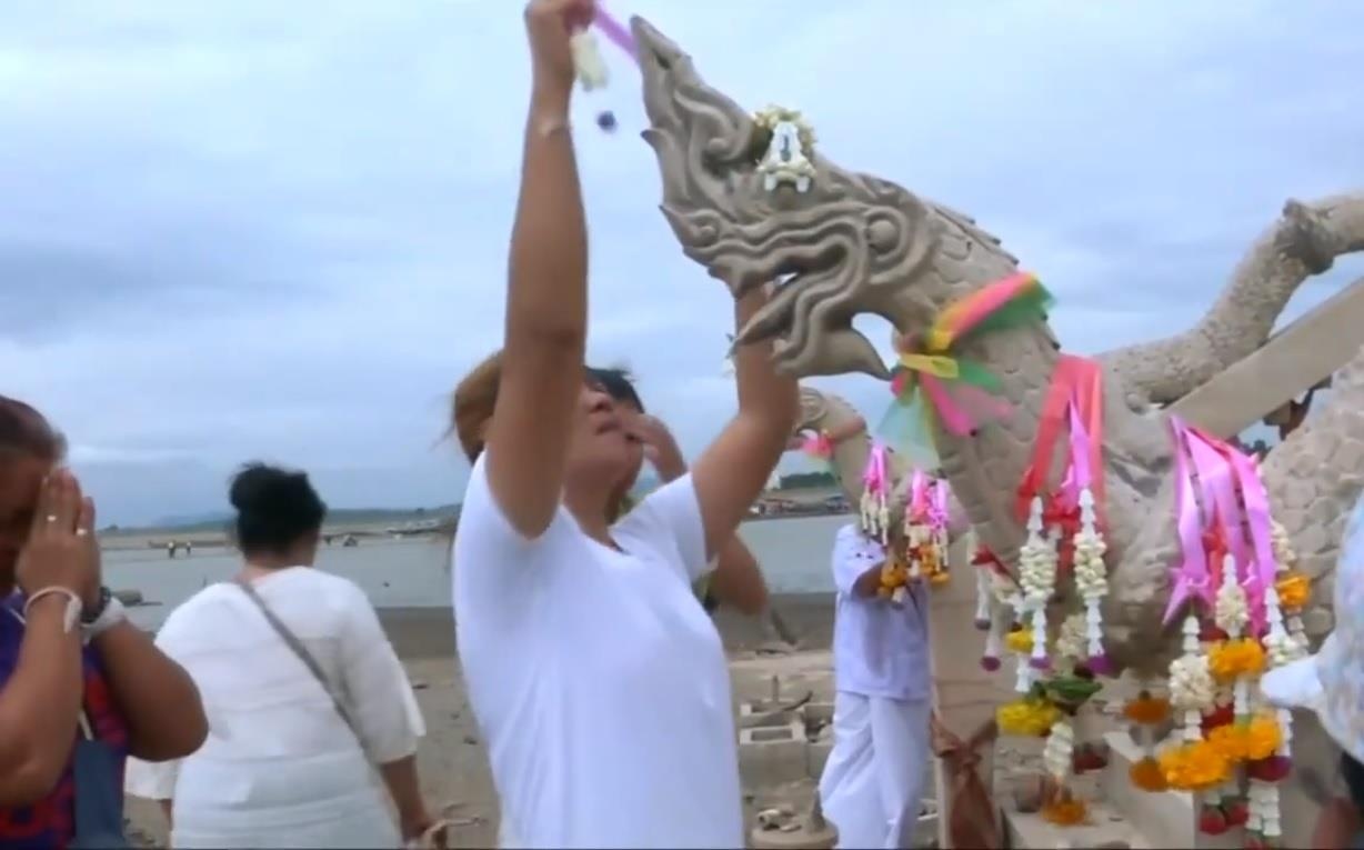 chua Thai Lan noi len do han han anh 12