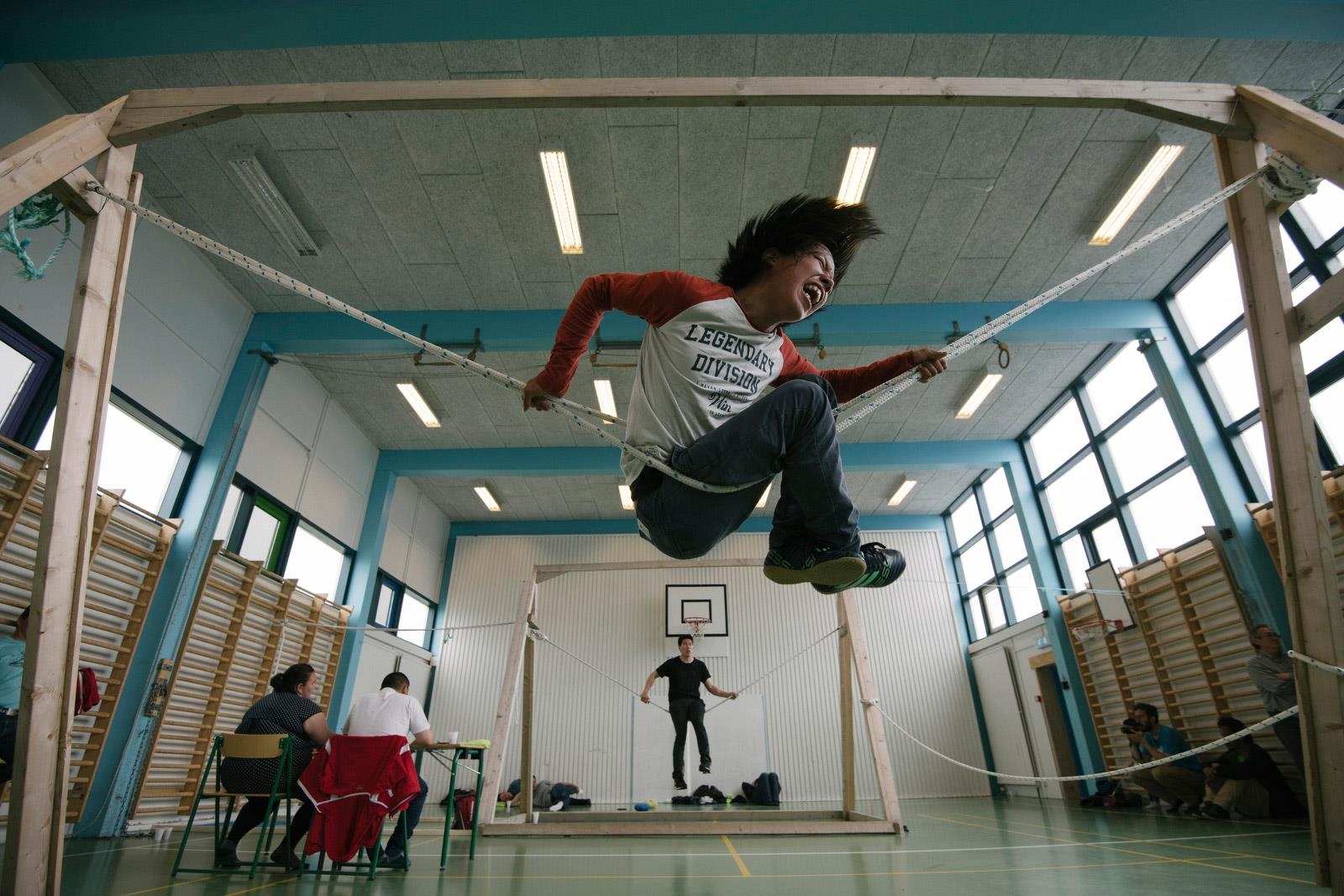 ben trong dao Greenland anh 14