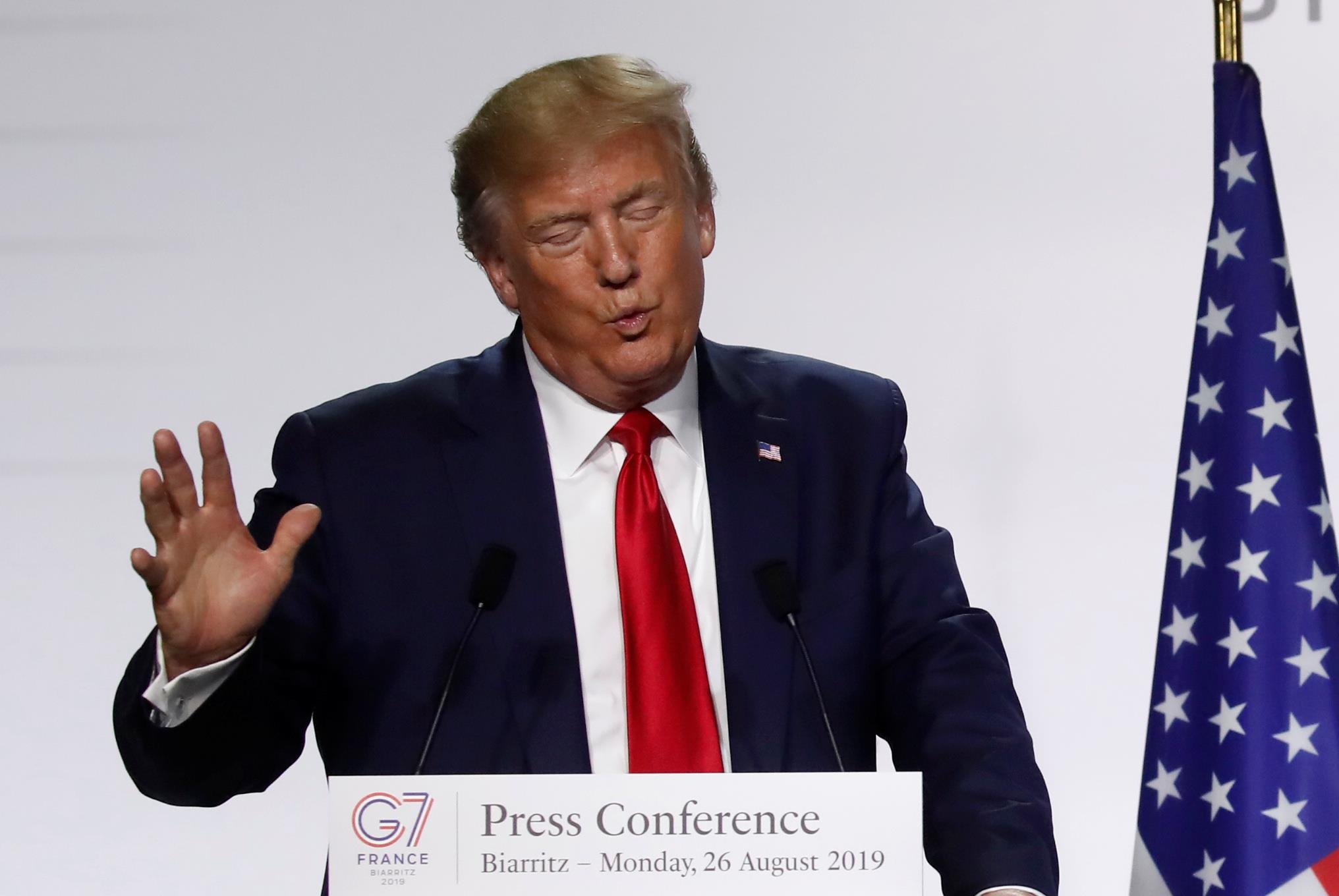 Ba ngay TT Trump o Phap, ba ngay Nha Trang chay theo 'sua' phat ngon hinh anh