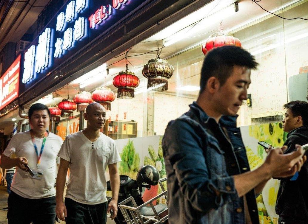 Dan Manila mat cho o vi lao dong Trung Quoc do ve phuc vu song bac hinh anh