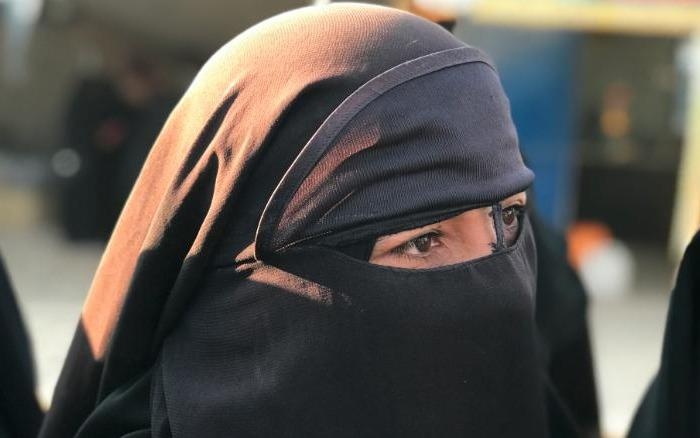 Den trai ti nan de tron IS, ai ngo o day day 'mam mong tra thu' cho IS hinh anh