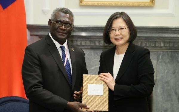 Dai Loan cao buoc Trung Quoc dung tien mua quan he voi Solomon hinh anh