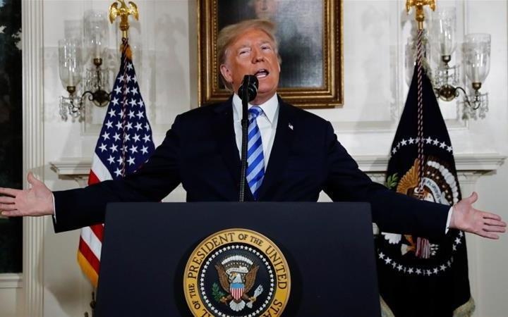 TT Trump tiep can nuoc doi voi Iran, 'len dan' va du dam phan hinh anh