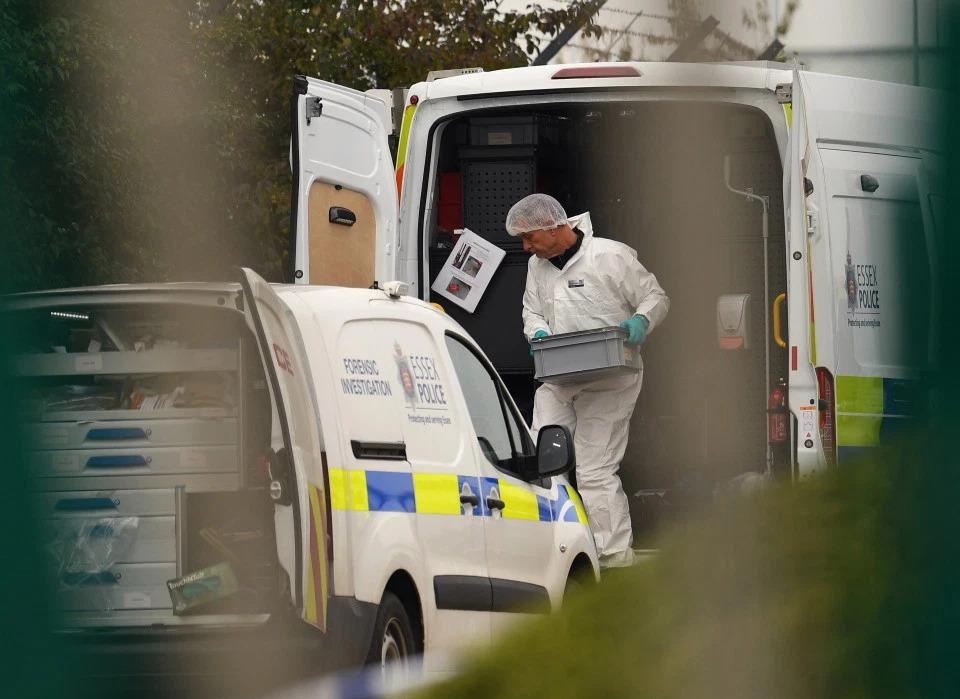 Manh moi co the tim ra noi 39 nguoi Trung Quoc len container 'tu than' hinh anh