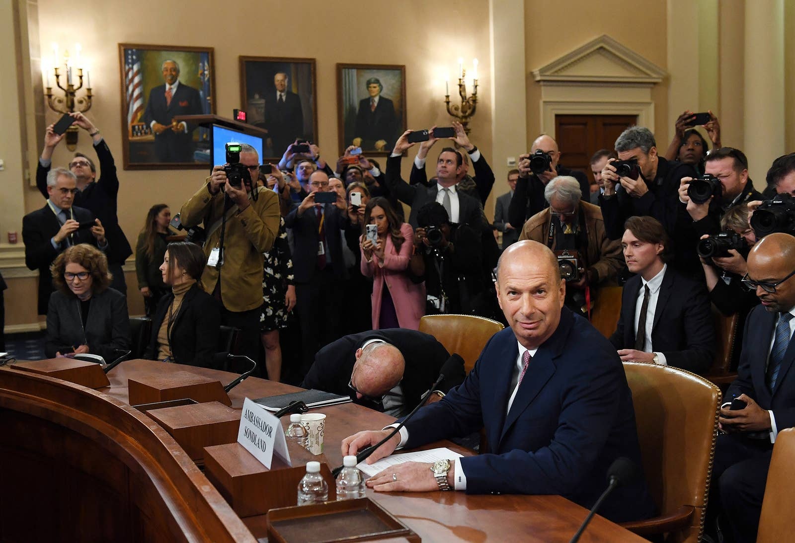 dieu tran luan toi Tong thong Trump anh 8