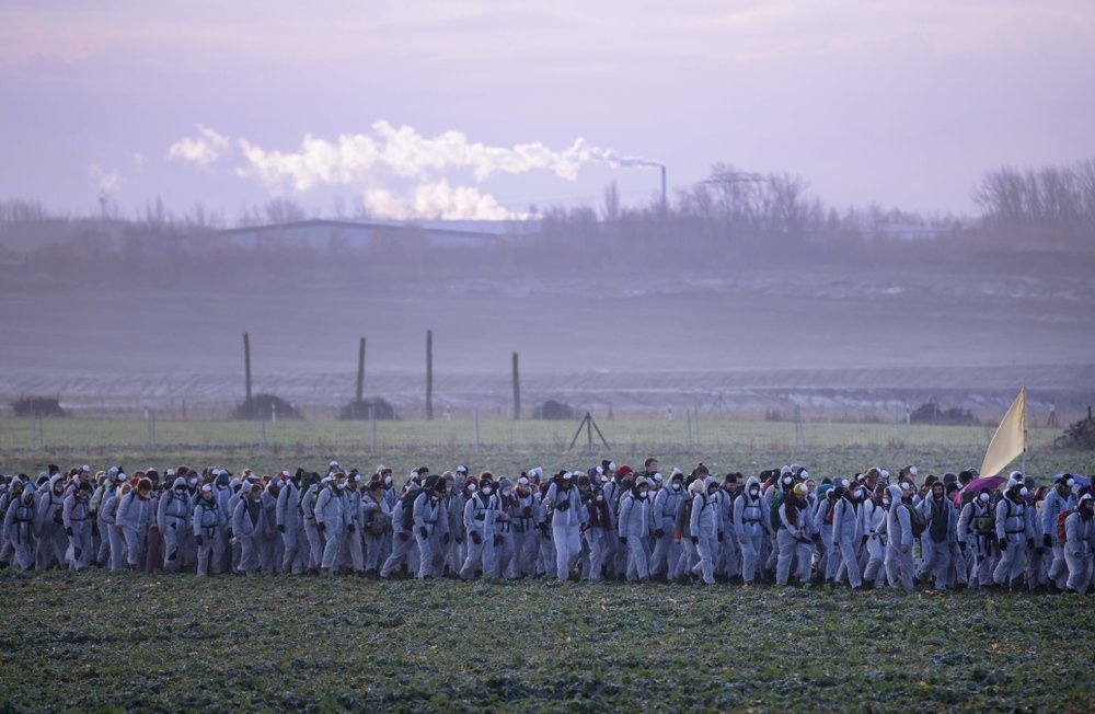 bieu tinh chong bien doi khi hau anh 3
