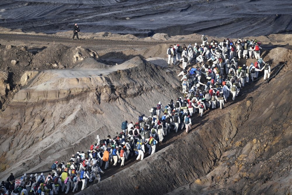 bieu tinh chong bien doi khi hau anh 4