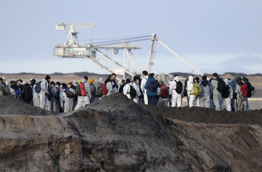 bieu tinh chong bien doi khi hau anh 8