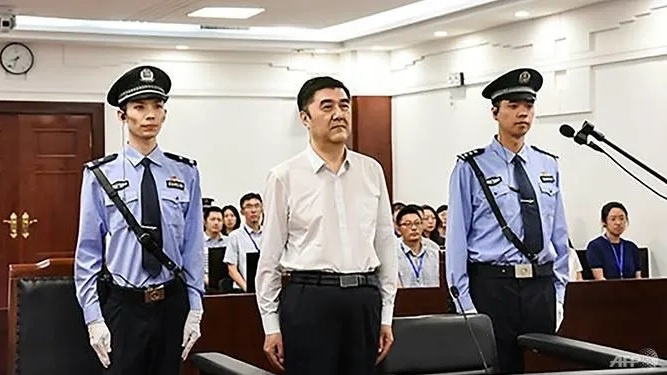 Cuu lanh dao 'ban tay sat' cua Tan Cuong lanh an tu chung than hinh anh