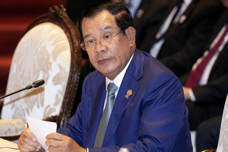 Campuchia that vong vi My trung phat quan chuc tham nhung hinh anh