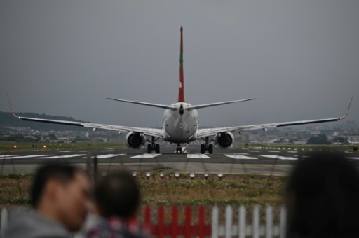 Dai Loan dieu tra duong day lam gia giay to de quan chuc TQ nhap canh hinh anh