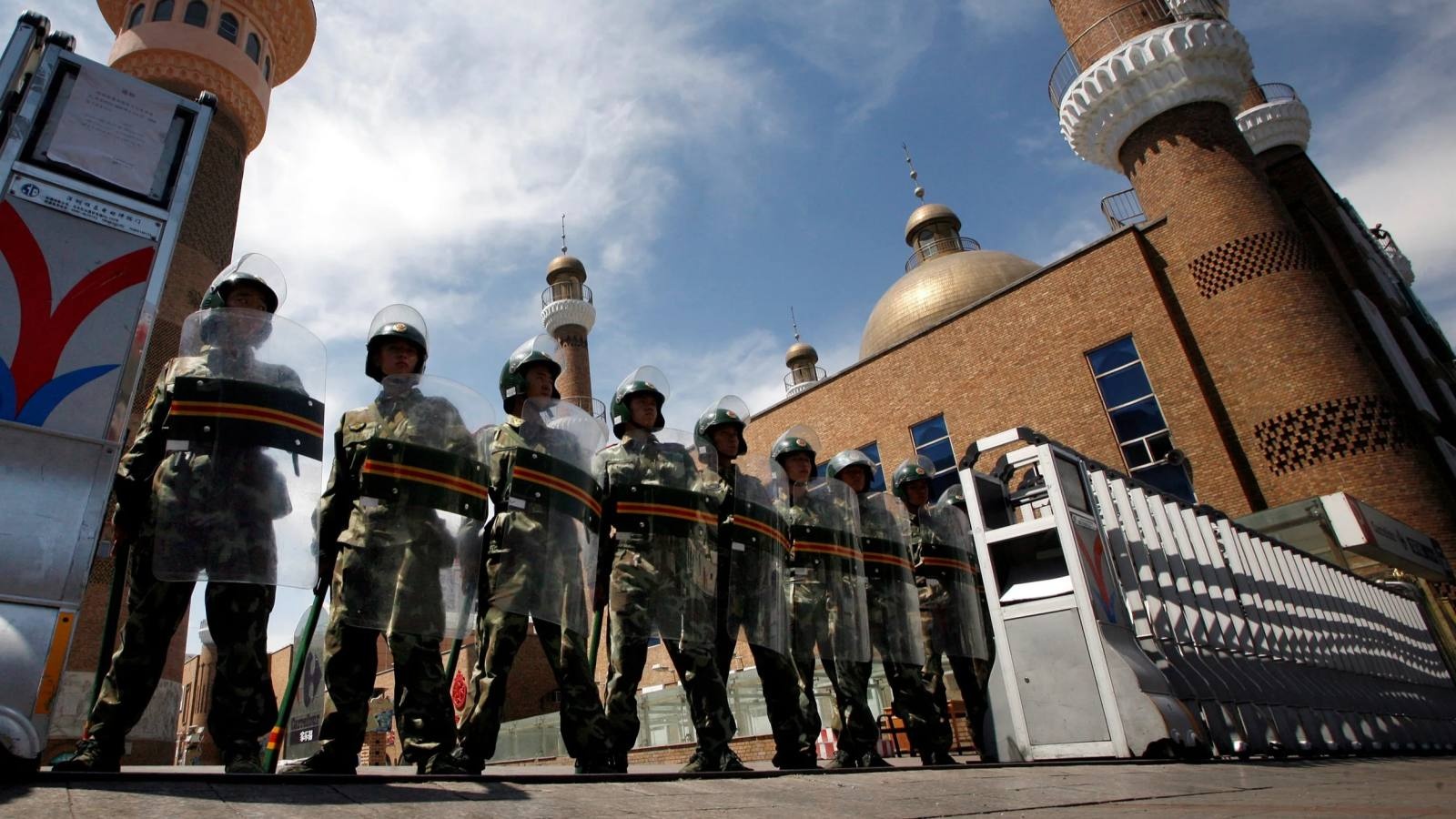 TQ tung video ‘ban du con' trong tap tran chong khung bo o Tan Cuong hinh anh