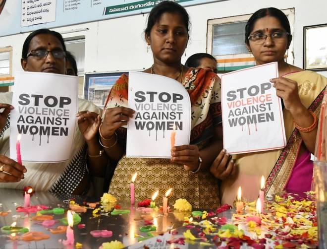 Co gai An Do bi ke cuong hiep thieu song qua doi o benh vien hinh anh