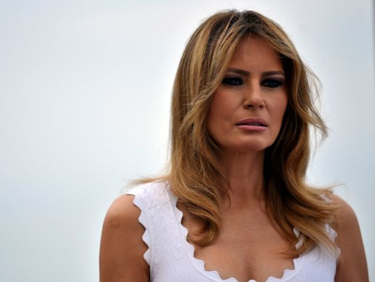 De nhat phu nhan Melania Trump am tham vuot qua bao luan toi cua chong hinh anh