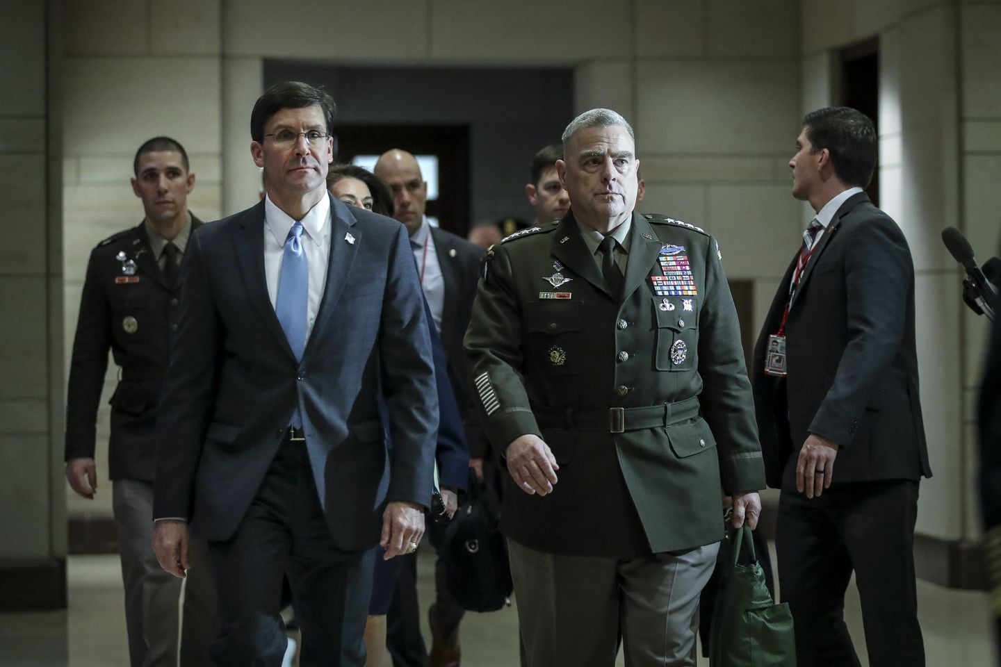 Doi 'quan su dieu hau' sau quyet dinh cua TT Trump am sat Soleimani hinh anh