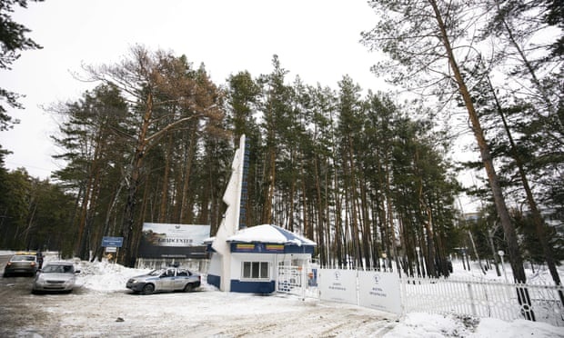 Nguoi Nga bien 2 tuan cach ly trong rung thanh 'truyen hinh thuc te' hinh anh