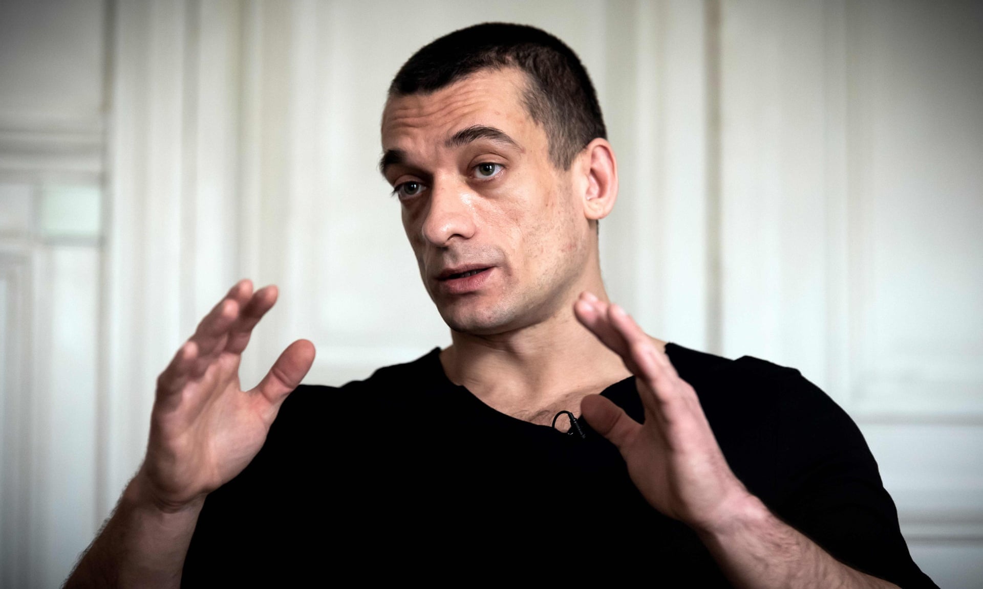 Cap doi nghe si Nga bi bat vi clip sex cua chinh tri gia Paris hinh anh