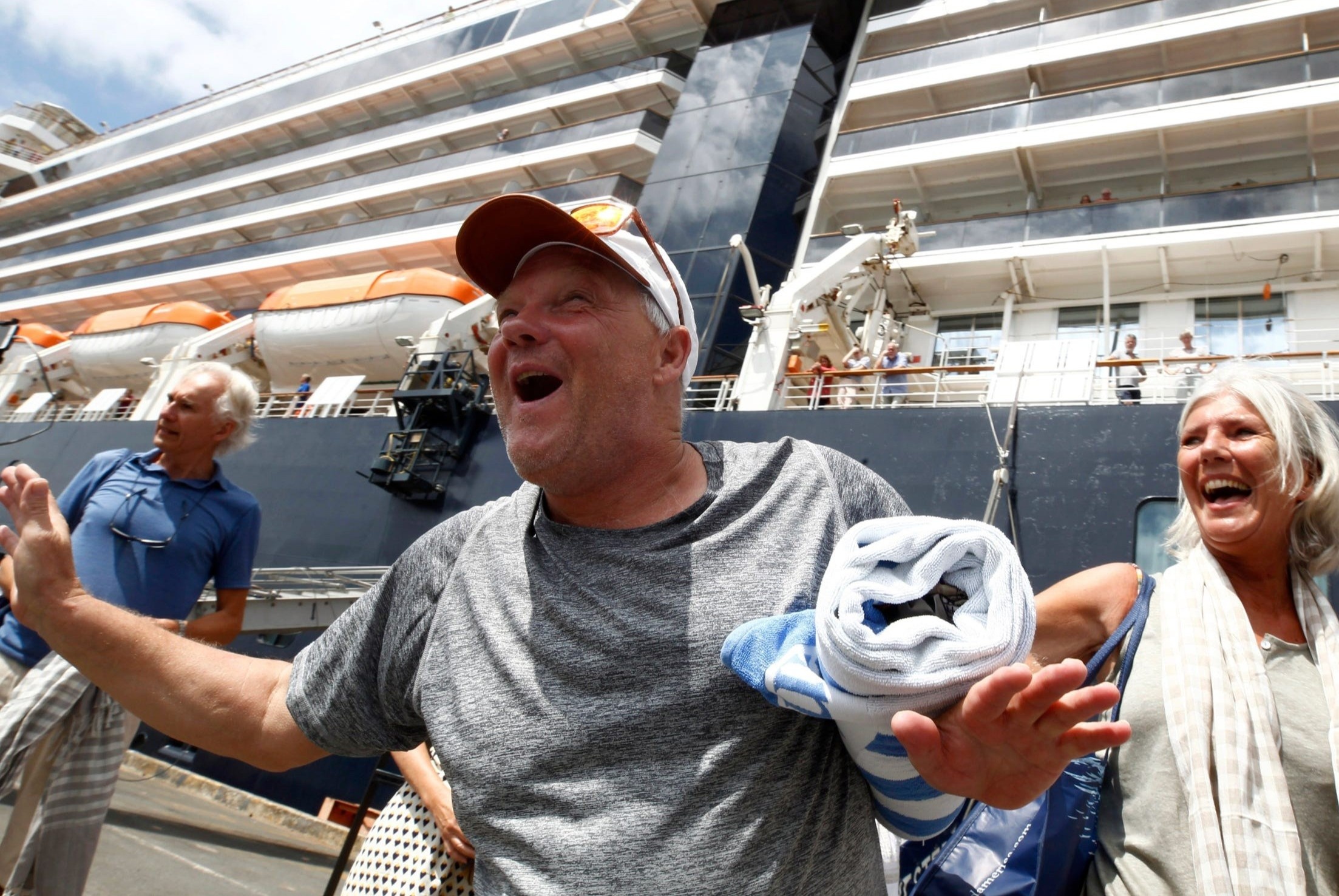 Lo hong nguy hiem vu du thuyen cap ben o Campuchia hinh anh