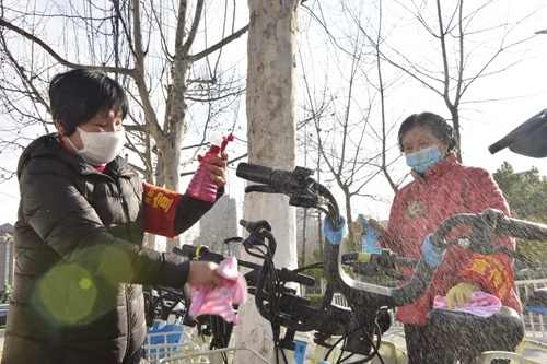 Treo co tu tu vi nghi nhiem virus corona o Vu Han hinh anh