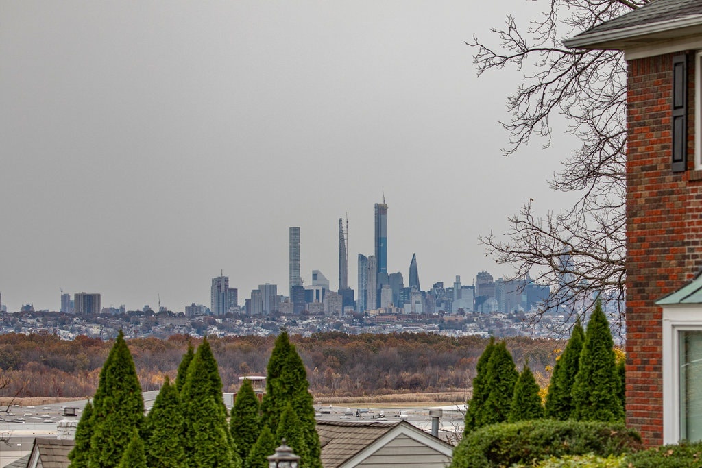 Dich benh phoi bay su phan tang giau ngheo trong xa hoi My hinh anh