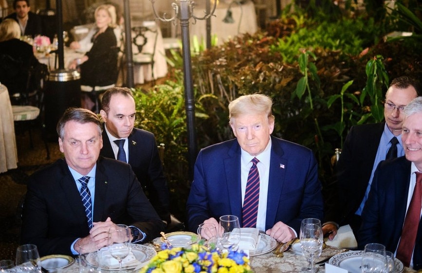 Bua tiec cua TT Trump o Florida thanh diem nong virus corona hinh anh