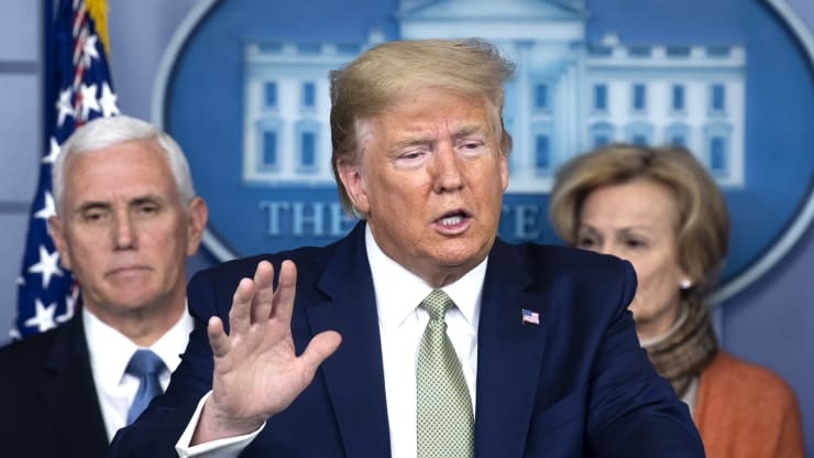 TT Trump muon phat nong 1.000 USD/nguoi giua khung hoang dich benh hinh anh