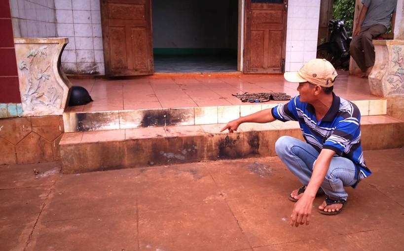 Nhom con do nem bom xang vao nha 36 cong nhan dang ngu hinh anh