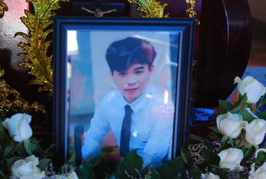 Noi dau cha me thanh nien bi 2 co gai dam chet hinh anh