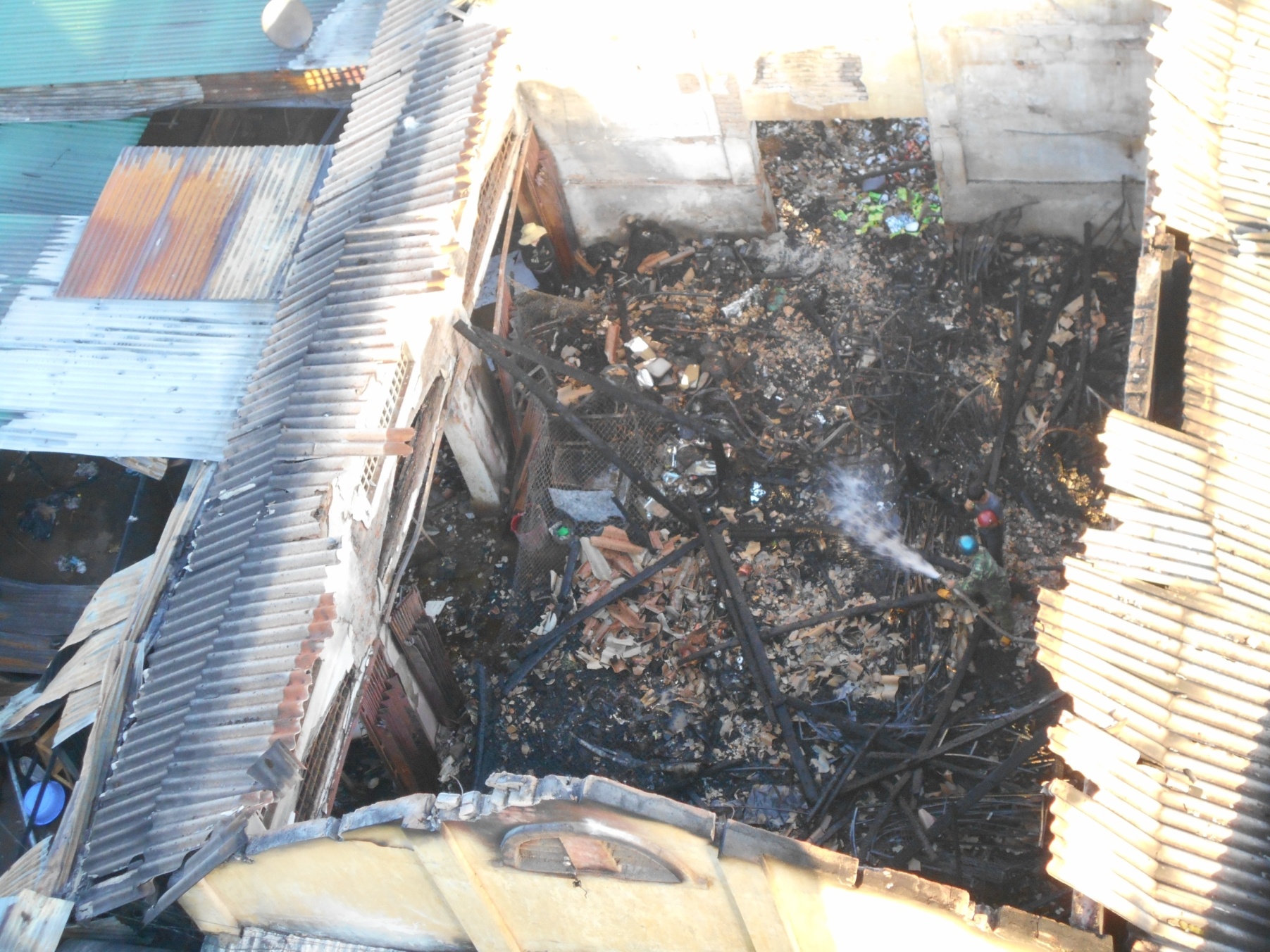 Chay cho giua dem, thiet hai hon 10 ty dong hinh anh