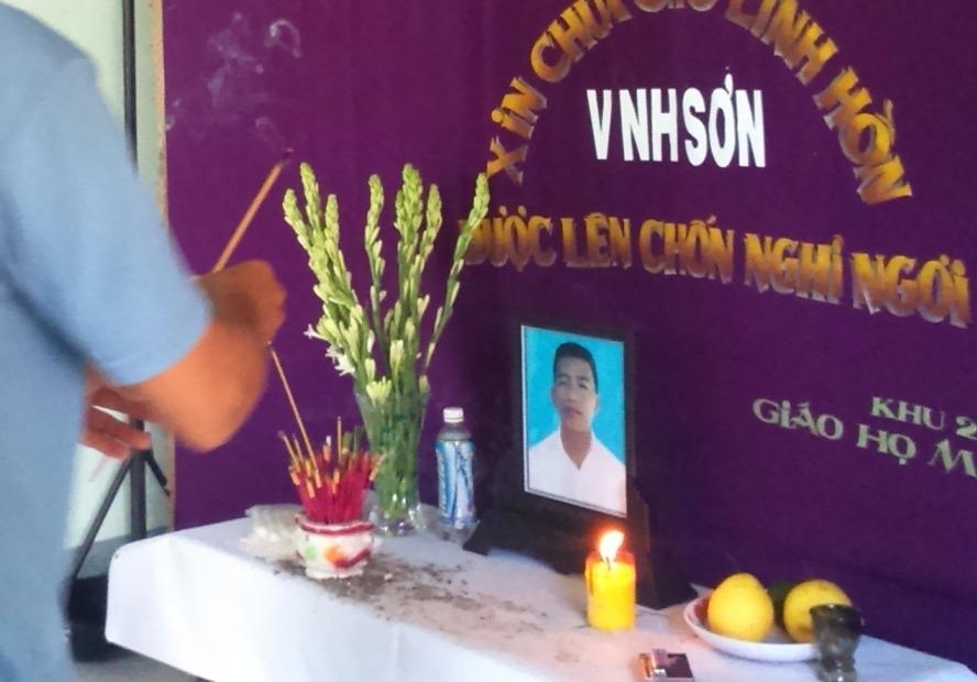 Thieu nien 16 tuoi chet trong trai giam do dot quy? hinh anh