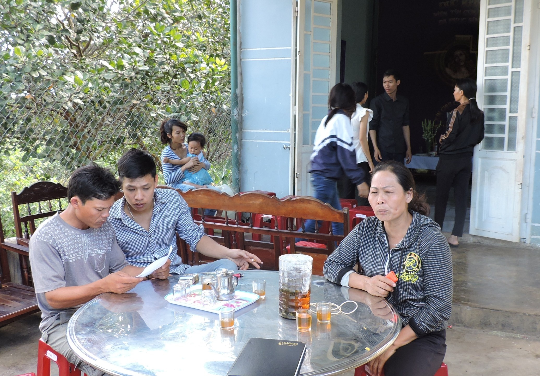 Cong an noi ve cai chet cua thieu nien sau khi bi tam giam hinh anh